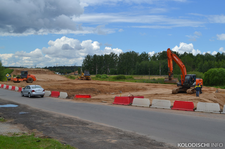 В Колодищах начали строительство второго "кольца" путепровода. Остановку "Звездная" временно переносят