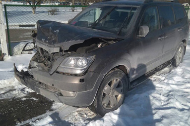Вблизи Колодищ пьяный водиль KIA врезался в УАЗ