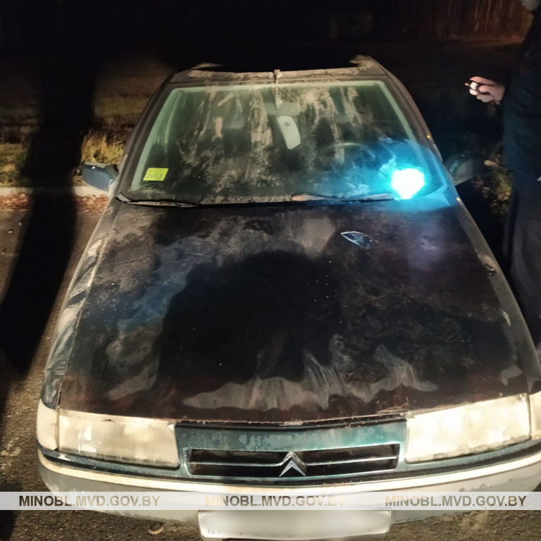 В Колодищах задержали хулиганов, прыгавших на капоте чужого автомобиля