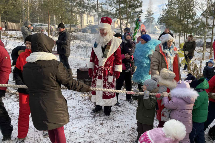 Жители провели праздничное новогодние мероприятие по ул. Живописная в Колодищах