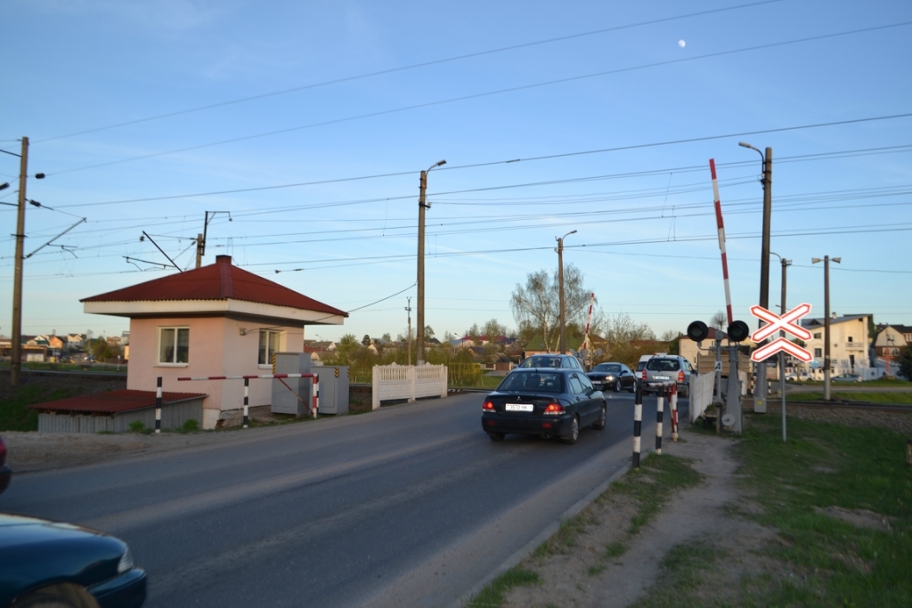 Завершение работ по ЖД переезду, дорога к Евроопту и другие ответы на вопросы жителей