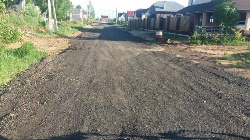 В Колодищи-2 жители продолжают обустраивать дороги за свой счет