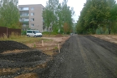 Дороги по трем улицам в агрогородке Колодищи отсыпят щебнем 