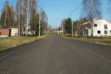 На Полигоне отсыпали асфальтной крошкой улицу Заславская