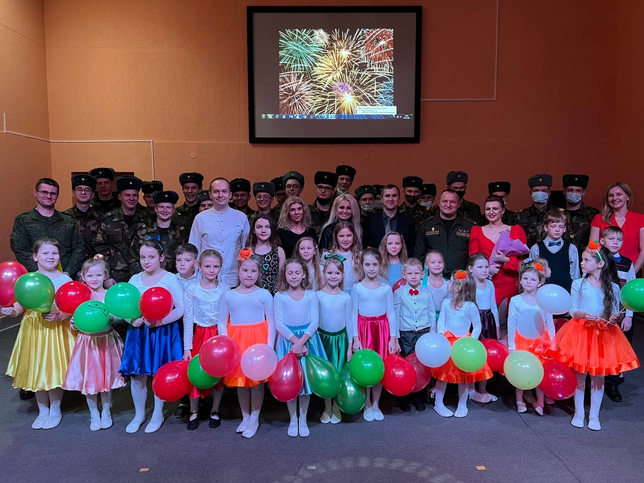 В Колодищанском КСЦ прошел мини-концерт "Революция 1917"