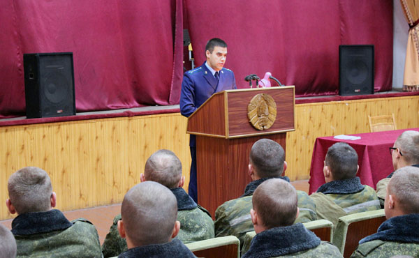Военнослужащих в Колодищах ознакомили с законодательством о порядке прохождения службы