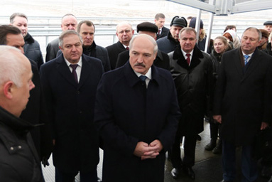 Президент поручил разработать план реконструкции автодорог местного значения