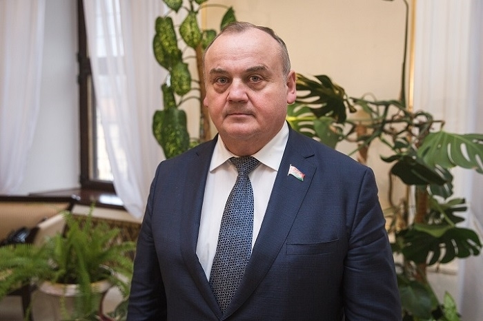 В Миноблисполкоме и райисполкоме ответят на звонки граждан 13 мая