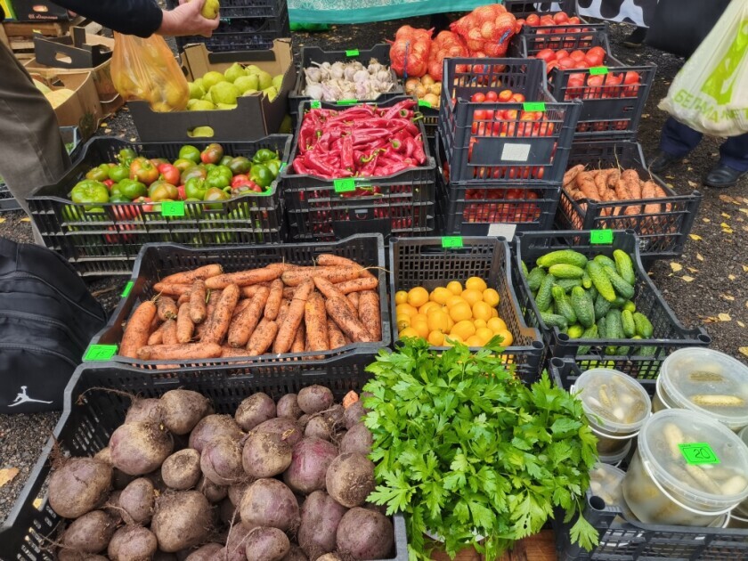 Много картошки, грибов и мяса. Что продавали на ярмарке в Колодищах 26 сентября